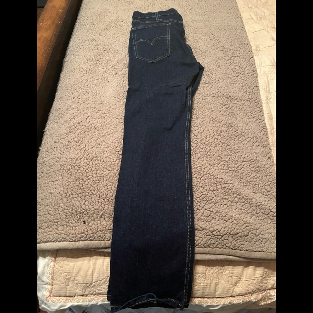 Levi’s Womens 514 Dark Denim Jeans